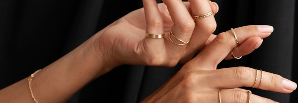 10 Kombinationstipps für minimalistischen Schmuck
