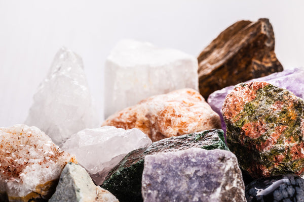 Entdecken Sie die faszinierenden Bedeutungen von 10 Edelsteinarten