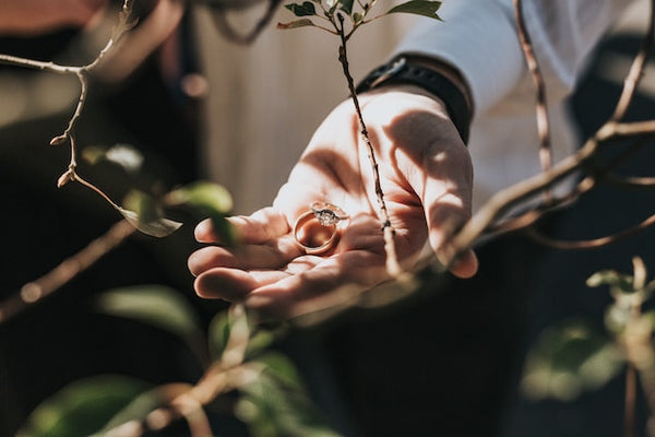 Fair-Trade-Schmuck: Was sie sind, Vorteile und mehr