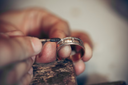 Goldschmuck überprüfen: Echtheit des Schmucks mit Essig testen