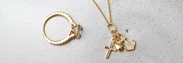 Solltest du Gold- oder Silberschmuck wählen?