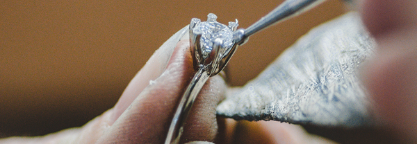 Warum Platin ideal für Trauringe ist - Header Image