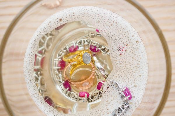 Wasserfester Schmuck: Ihr treuer Begleiter den ganzen Tag