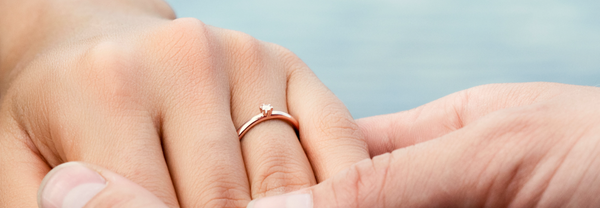 Wie kombiniert man einen Ring Roségold mit anderen Metallen? - Header image