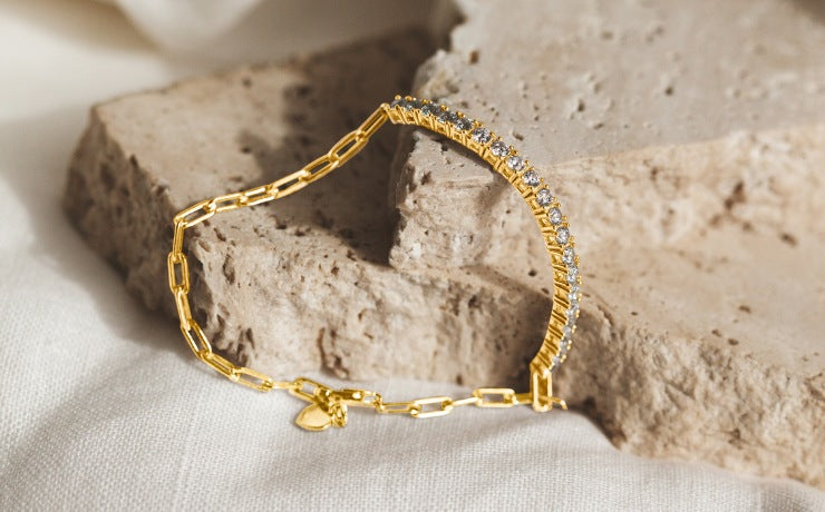 Amoonic Armband mit Zirkonia und Gravur